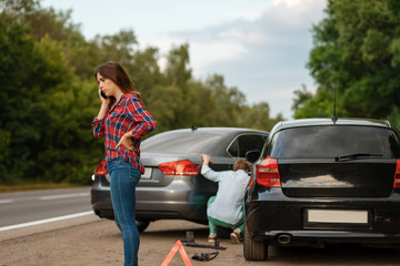 people after car accident